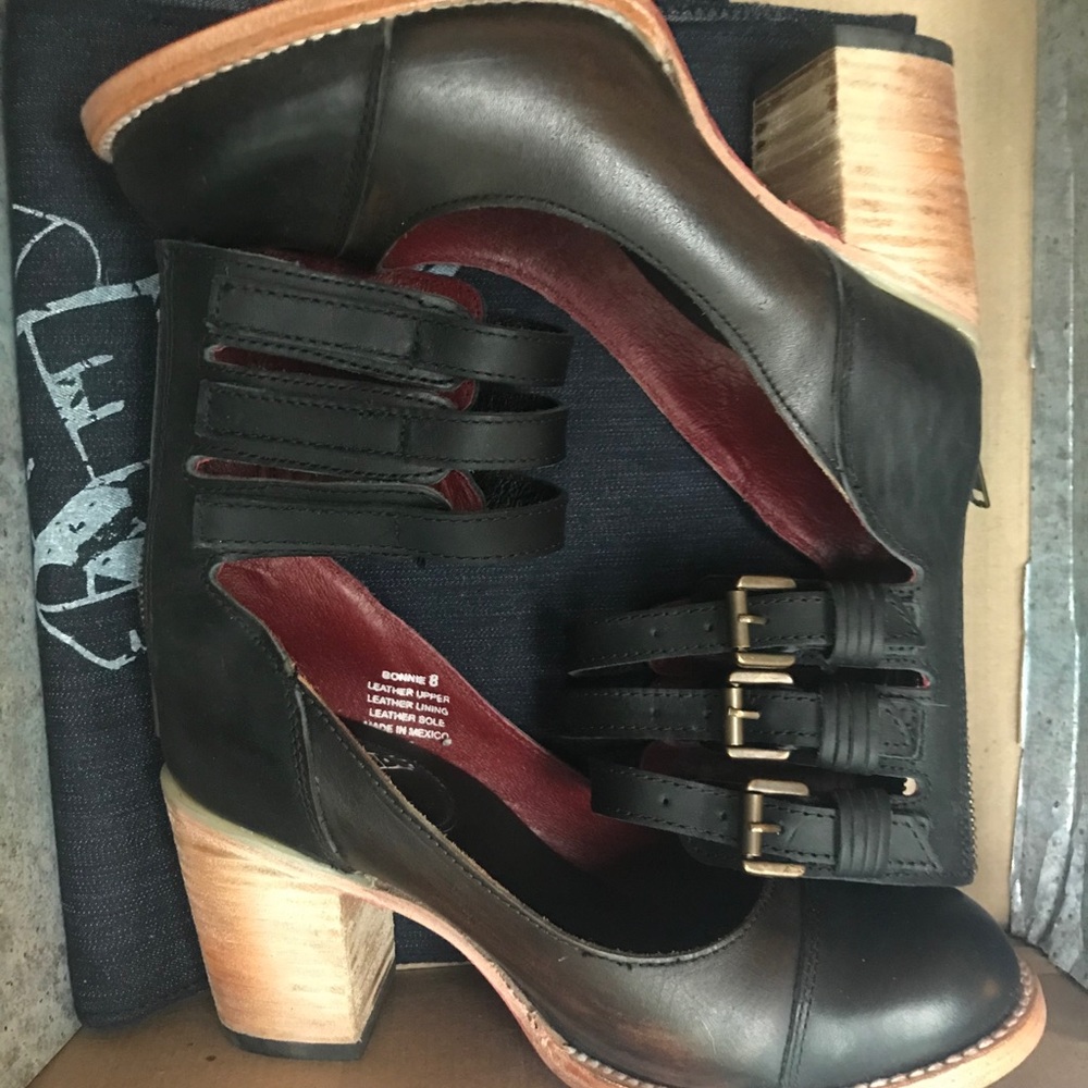 Freebird women’s shoes sz 8